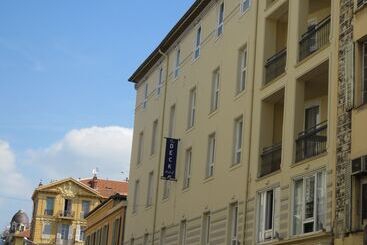 The Deck Hotel By Happyculture