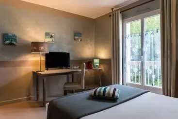 בית מלון כפרי The Originals Access, Hostellerie Des Pins