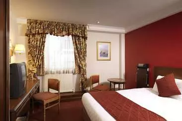 The Royal Angus Hotel