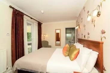 Hotel Three Ways House