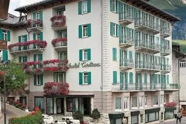 Отель Cortina