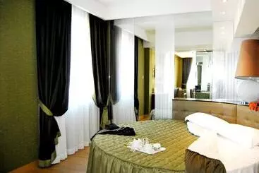 هتل Royal Caserta