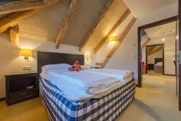 בית מלון כפרי Adler Suite & Stube