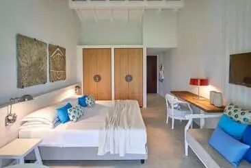 Отель Due Lune Puntaldia Resort & Golf