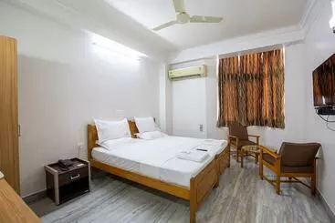 Sri Aarvee Hotels