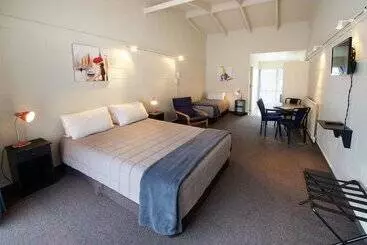 Ambassador Thermal Motel