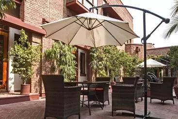 هتل Faisalabad Serena