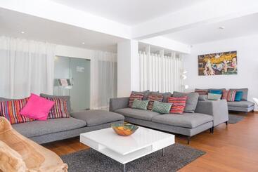 Hotelli Londres Estoril / Cascais