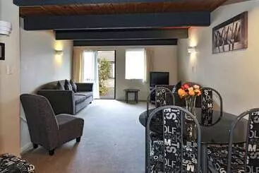 فندق Wylie Court Motor Lodge