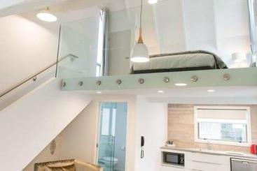 汽车旅馆 Aria on Bank