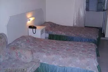 住所  Olhos Pretos