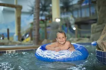 Edgewater Hotel & Waterpark