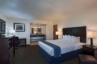 هتل Stevens Inn A Howard Johnson By Wyndham