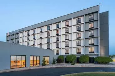 ホテル Comfort Inn & Suites Buffalo Airport