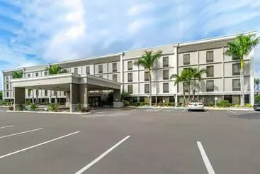 Hotelli Comfort Inn & Suites St. Pete Clearwater International Airport