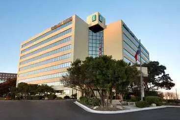 Отель Embassy Suites By Hilton San Antonio Airport