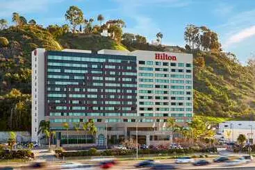 فندق Hilton San Diego Mission Valley