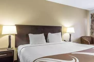 Отель Quality Inn Downtown Historic District