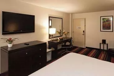 Clarion Hotel New Orleans Airport & Conference Center