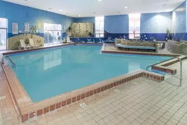 ホテル Rodeway Inn & Suites Rockford