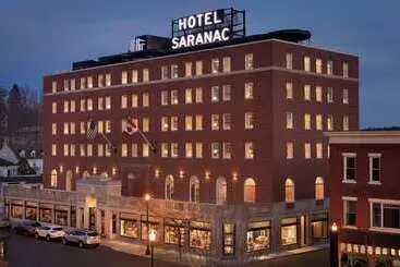 هتل Saranac Curio Collection By Hilton