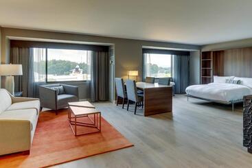 בית מלון כפרי Huntsville Marriott At The Space & Rocket Center