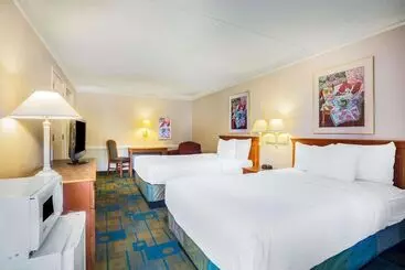 Hotel Super 8 By Wyndham Eagle Pass