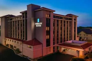 هتل Embassy Suites By Hilton Dallas Park Central Area