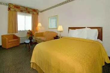 בית מלון כפרי Quality Inn & Suites College Park