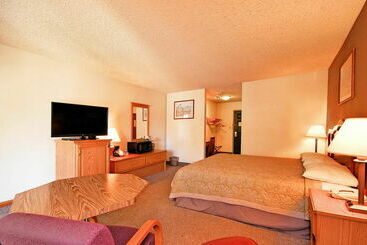 فندق على الطريق Super 8 By Wyndham Long Beach