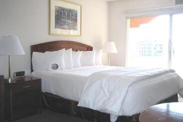 Hotel Days Inn By Wyndham San Diego/downtown/convention Center