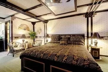 Отель Economy Inn & Suites