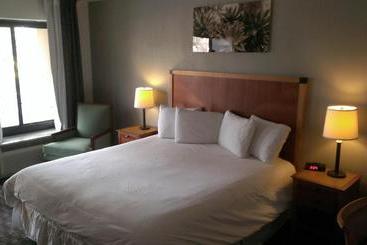 Otel Howard Johnson By Wyndham Scottsdale Old Town