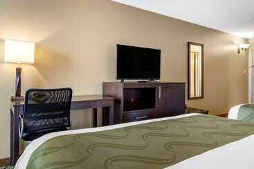 هتل Quality Inn & Suites Escanaba North