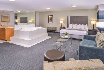 Отель Best Western Naperville Inn