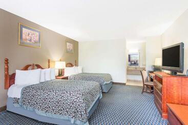 هتل Days Inn By Wyndham Arlington Pentagon