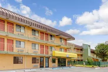 ホテル Days Inn By Wyndham El Paso Airport East