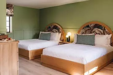 Wayfinder Waikiki   Voted Top 10 Best Hotels In Hawaii!