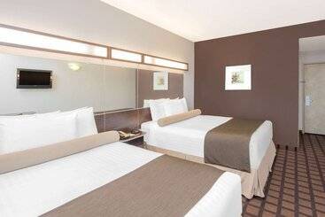 Microtel Inn & Suites By Wyndham Quincy Downtown   River Area