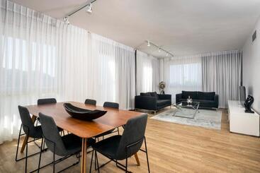 Alexander Hotel– Tel Aviv