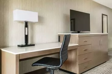 هتل Doubletree By Hilton Orlando Airport