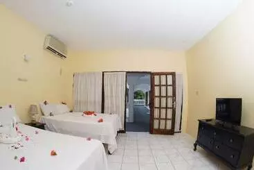 استراحتگاه Pure Oasis