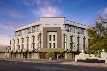 Отель The Oasis