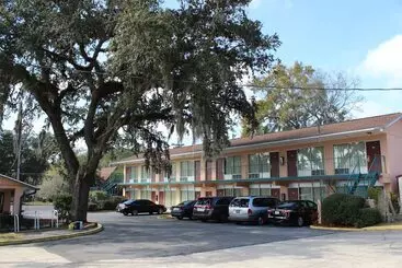 هتل Travelers Inn Gainesville