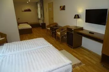 酒店 Alabárdos Panzió és Apartmanház