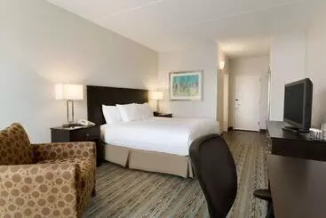 Hotel Doubletree By Hilton Hartford  Bradley Airport
