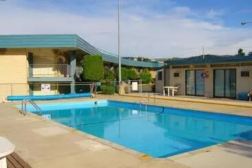 Hotelli Hospitality Inn