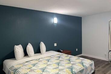 Motel 6 Greenwood, Ms