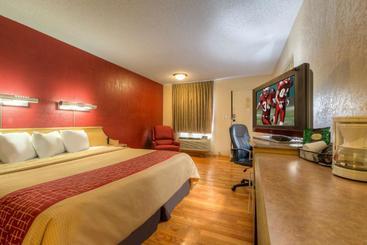 בית מלון כפרי Red Roof Inn Tulsa