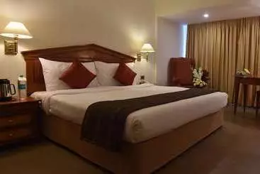 בית מלון כפרי Sagar Plaza